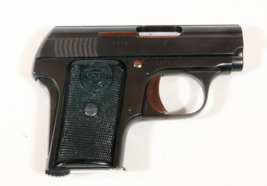 11710 - Pistol