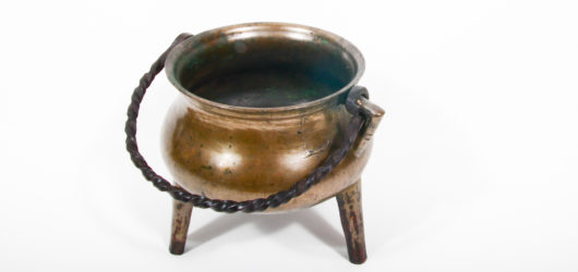 14304 - Bronze Pot